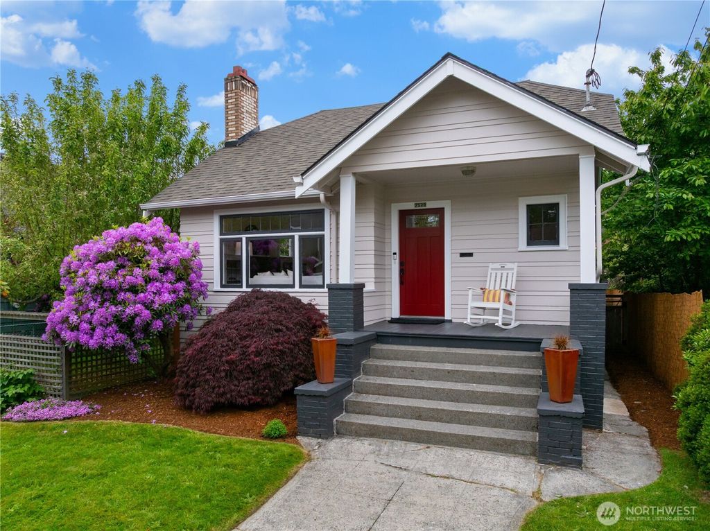 7529 32nd Avenue NW, Seattle, WA 98117
