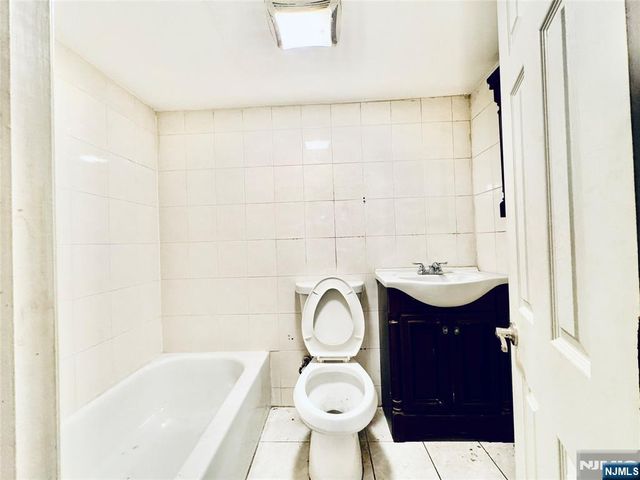 48.5 Wakeman Avenue, Newark, NJ 07104