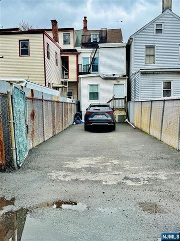 48.5 Wakeman Avenue, Newark, NJ 07104