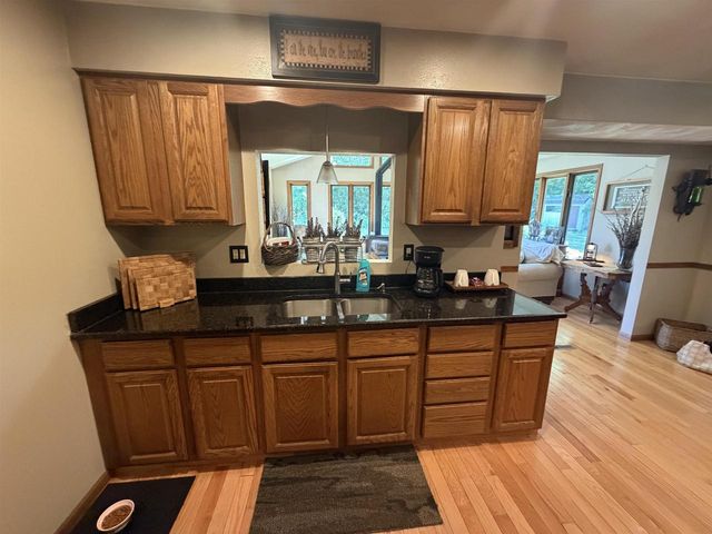 2451 S Country Lane, Beloit, WI 53511
