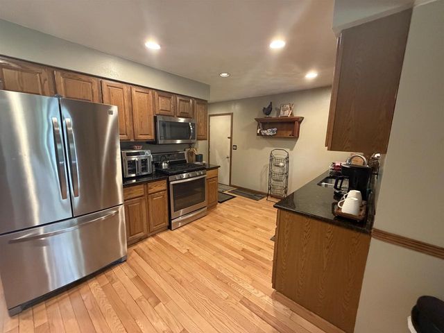 2451 S Country Lane, Beloit, WI 53511