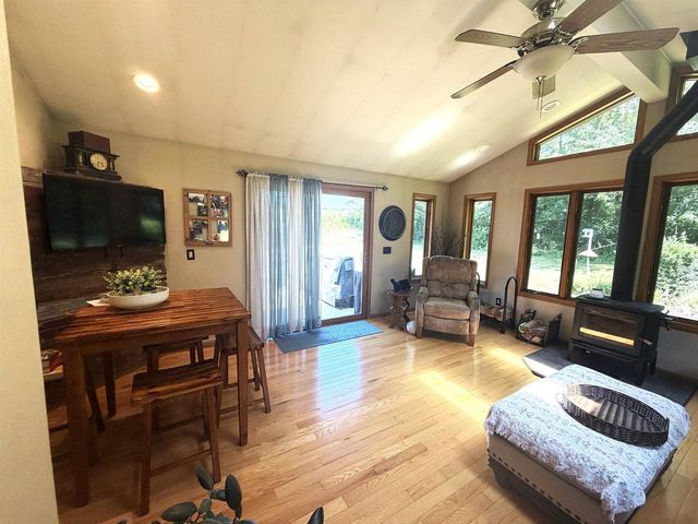 2451 S Country Lane, Beloit, WI 53511