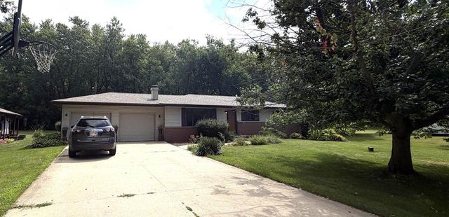 2451 S Country Lane, Beloit, WI 53511