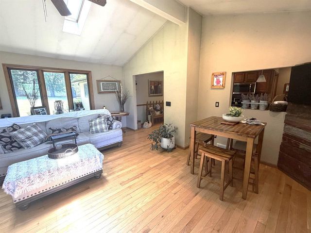 2451 S Country Lane, Beloit, WI 53511