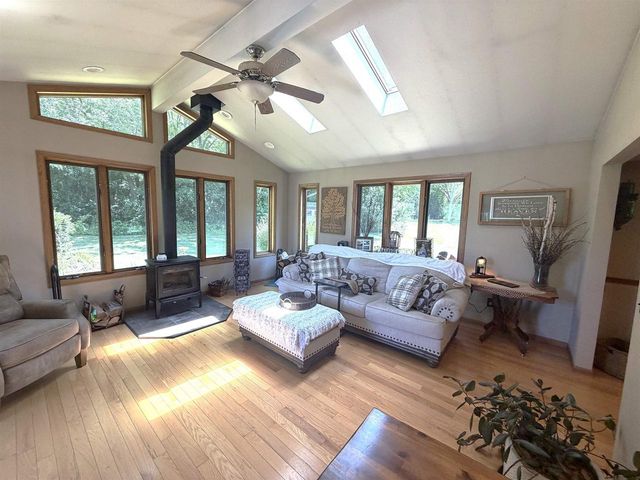 2451 S Country Lane, Beloit, WI 53511