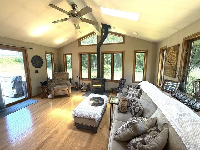 2451 S Country Lane, Beloit, WI 53511