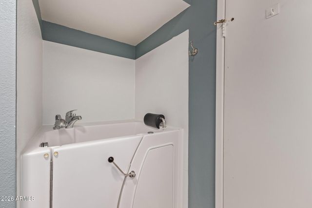 107 LEISURE WORLD --, Mesa, AZ 85206