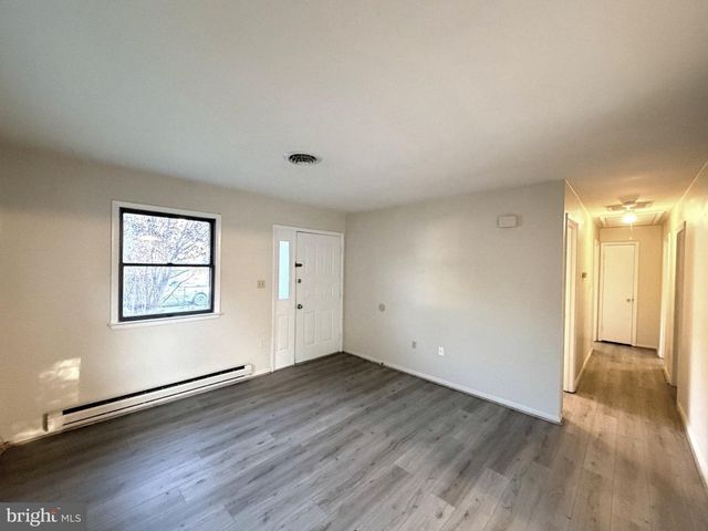 356 YORKSHIRE DR, Hagerstown, MD 21740