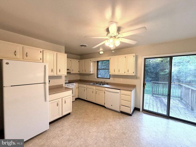 356 YORKSHIRE DR, Hagerstown, MD 21740