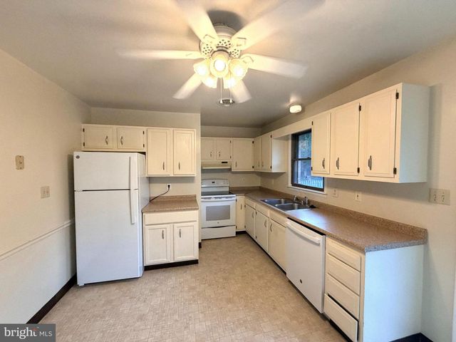 356 YORKSHIRE DR, Hagerstown, MD 21740