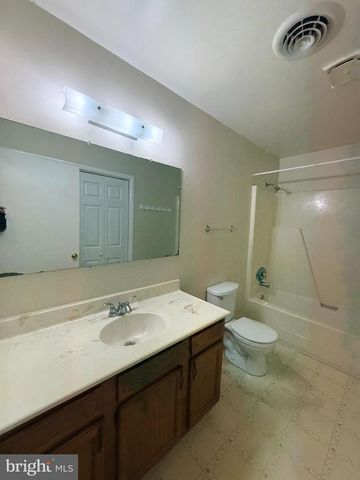 356 YORKSHIRE DR, Hagerstown, MD 21740