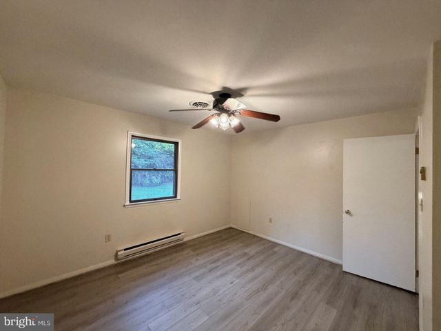 356 YORKSHIRE DR, Hagerstown, MD 21740