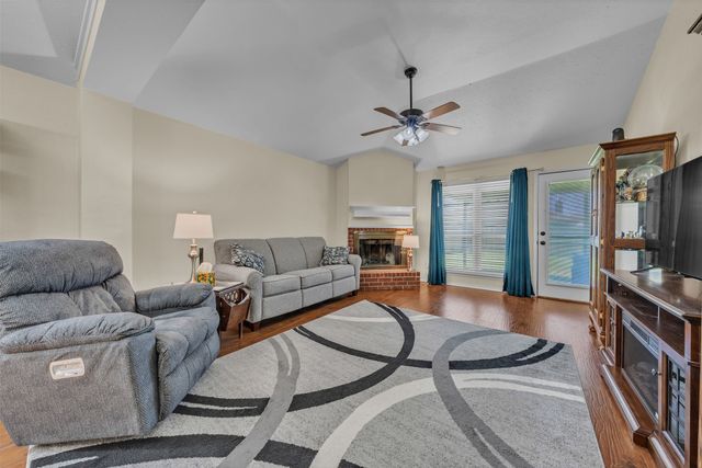 5909 Colebrook Court, Arlington, TX 76017