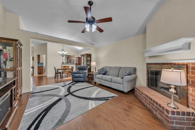 5909 Colebrook Court, Arlington, TX 76017