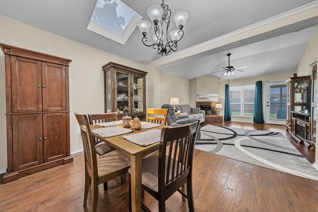 5909 Colebrook Court, Arlington, TX 76017