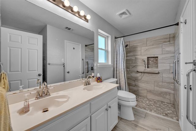 5909 Colebrook Court, Arlington, TX 76017