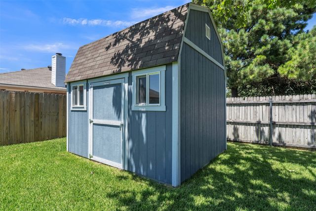 5909 Colebrook Court, Arlington, TX 76017