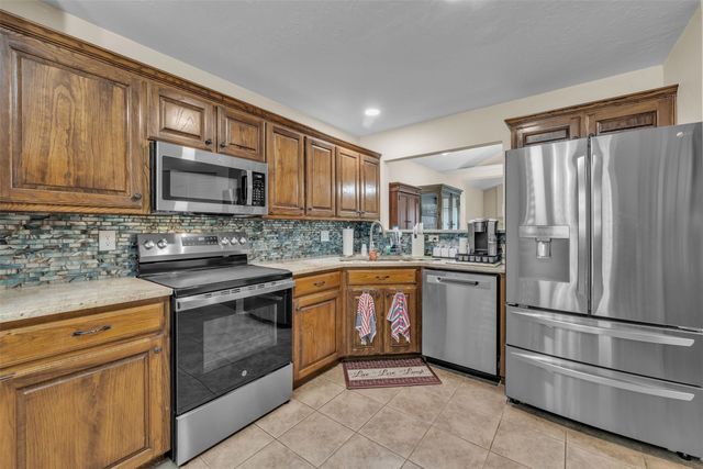 5909 Colebrook Court, Arlington, TX 76017
