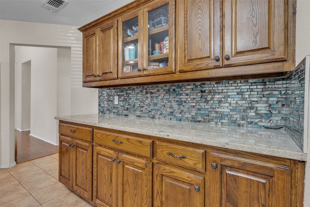 5909 Colebrook Court, Arlington, TX 76017
