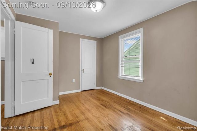 583 E Madison Avenue, Pontiac, MI 48340