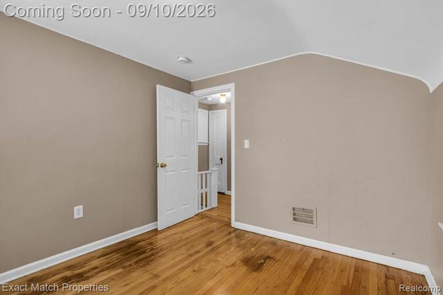 583 E Madison Avenue, Pontiac, MI 48340