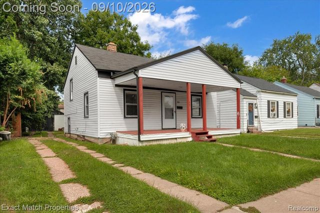 583 E Madison Avenue, Pontiac, MI 48340