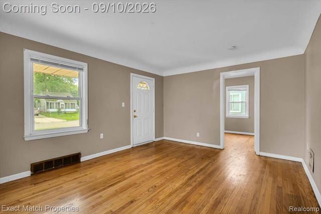 583 E Madison Avenue, Pontiac, MI 48340