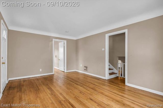 583 E Madison Avenue, Pontiac, MI 48340