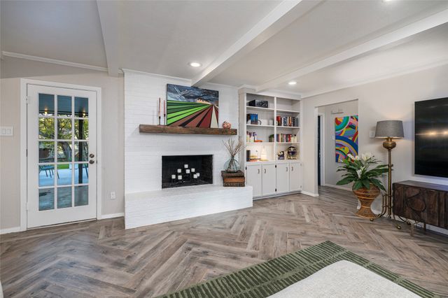 5809 Rayburn Drive, Fort Worth, TX 76133