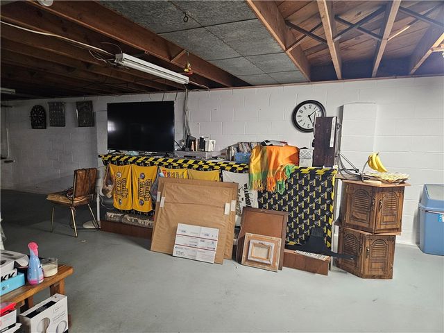 521 W Butler, Mercer Boro, PA 16137