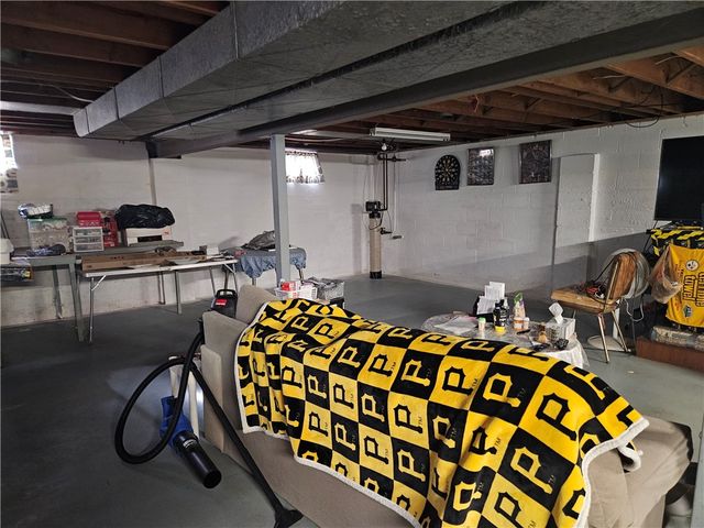 521 W Butler, Mercer Boro, PA 16137