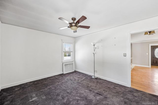 12 Scherer Boulevard, Franklin Square, NY 11010