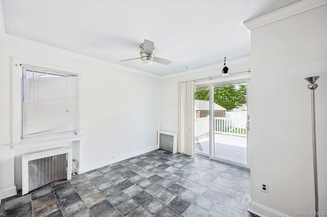 12 Scherer Boulevard, Franklin Square, NY 11010