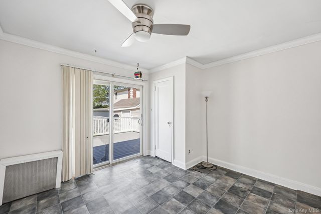 12 Scherer Boulevard, Franklin Square, NY 11010