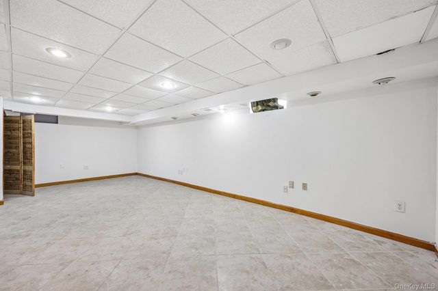 12 Scherer Boulevard, Franklin Square, NY 11010