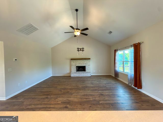 14 Shadybrook Path, Newnan, GA 30263