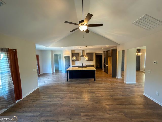 14 Shadybrook Path, Newnan, GA 30263