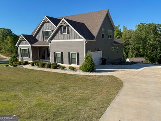 14 Shadybrook Path, Newnan, GA 30263