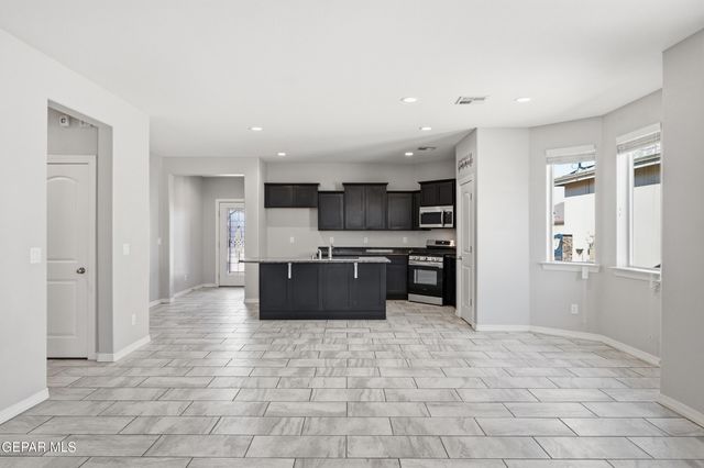 128 N MANZANITA Drive, El Paso, TX 79928