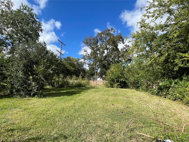 835 W Gulfway Drive, Port Arthur, TX 77640