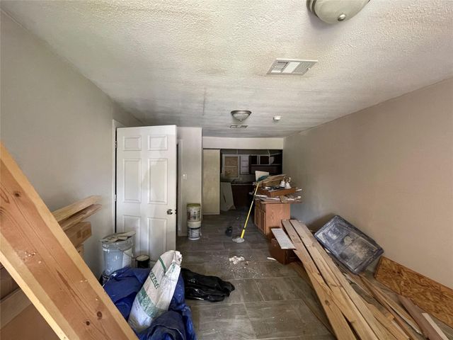 835 W Gulfway Drive, Port Arthur, TX 77640