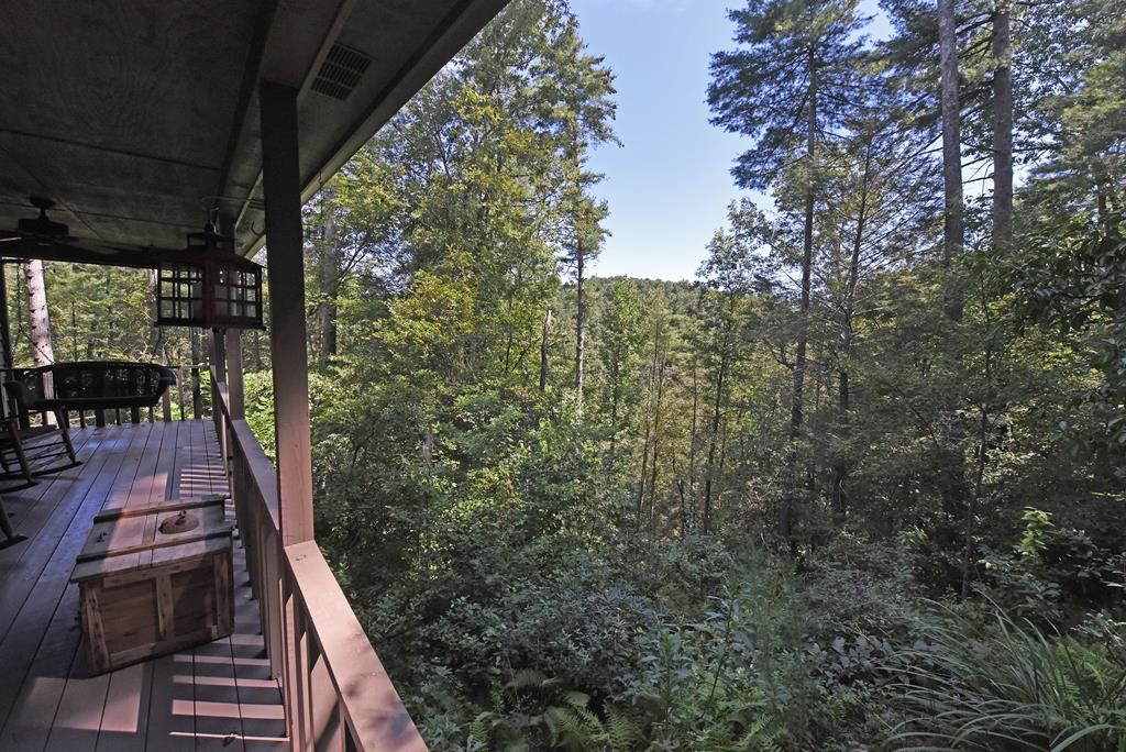353 Kells Ridge Court, Ellijay, GA 30540