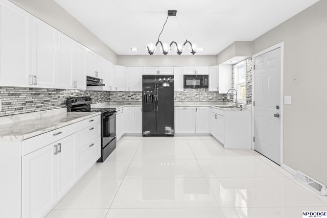 6018 N 39th Street, Omaha, NE 68111