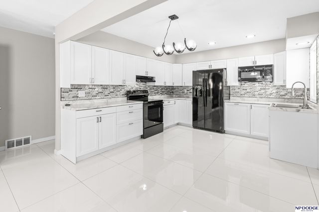 6018 N 39th Street, Omaha, NE 68111