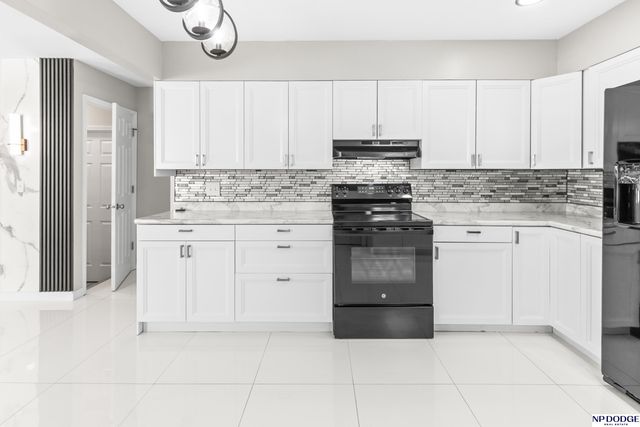 6018 N 39th Street, Omaha, NE 68111