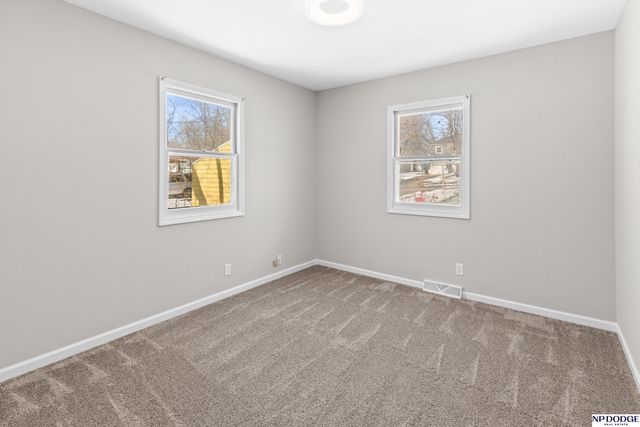 6018 N 39th Street, Omaha, NE 68111