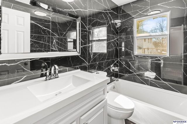 6018 N 39th Street, Omaha, NE 68111