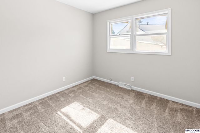 6018 N 39th Street, Omaha, NE 68111