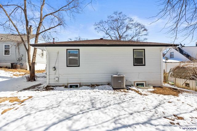 6018 N 39th Street, Omaha, NE 68111