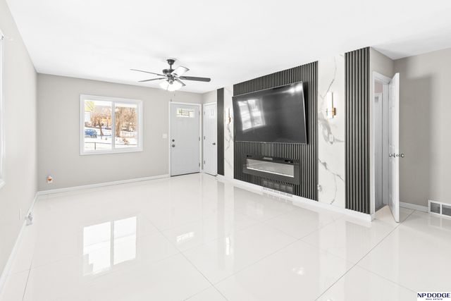 6018 N 39th Street, Omaha, NE 68111